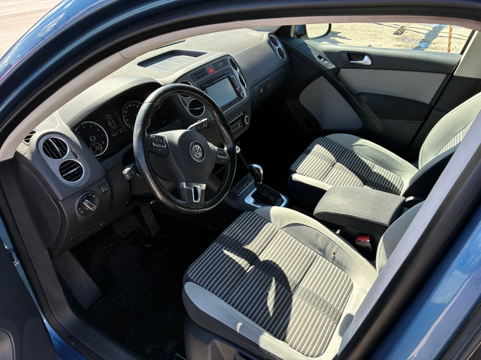 VW Tiguan 5N 2.0 TFSI, снимка 16 - Автомобили и джипове - 54096239