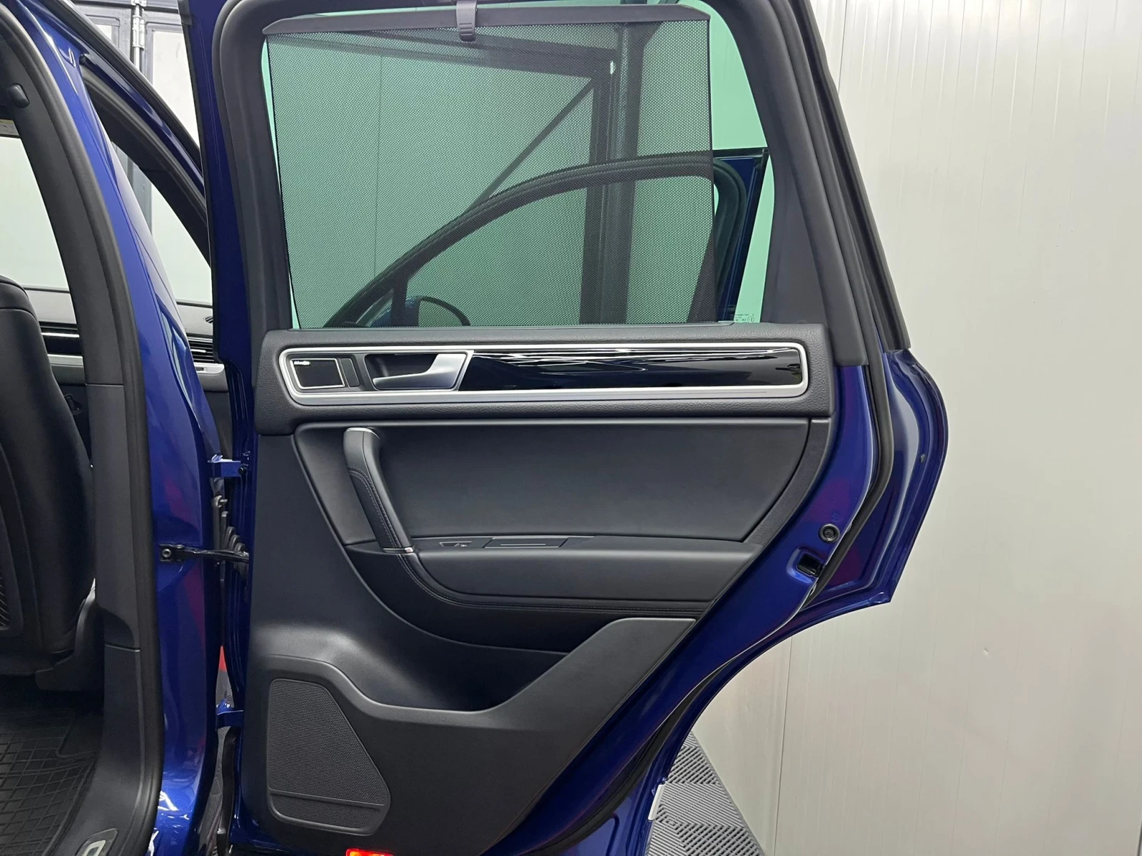 VW Touareg, снимка 14 - Автомобили и джипове - 54854895
