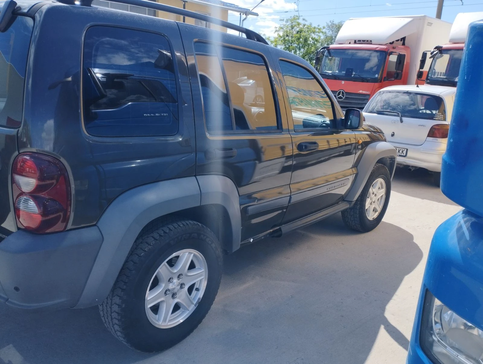 Jeep Cherokee 2.4, снимка 3 - Автомобили и джипове - 54860278