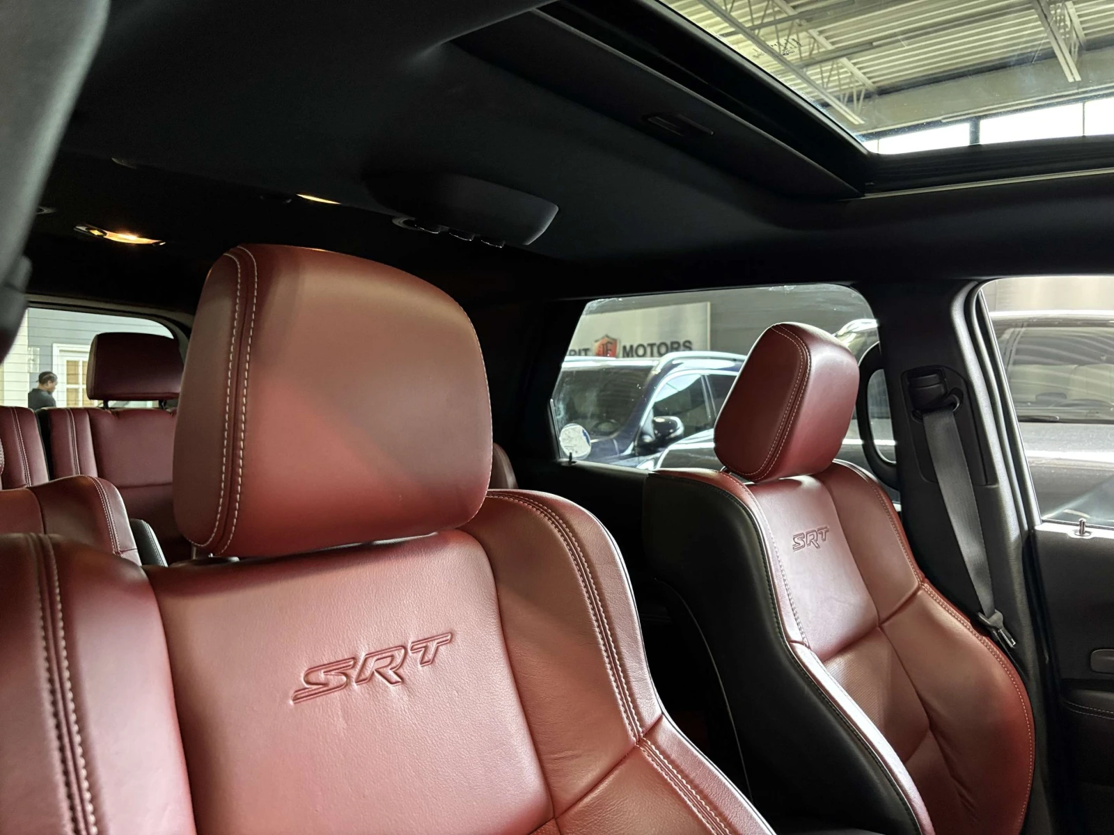 Dodge Durango SRT Hellcat / 710КС./ КОЖА / ЦЕНА ДО БГ, снимка 15 - Автомобили и джипове - 54897537