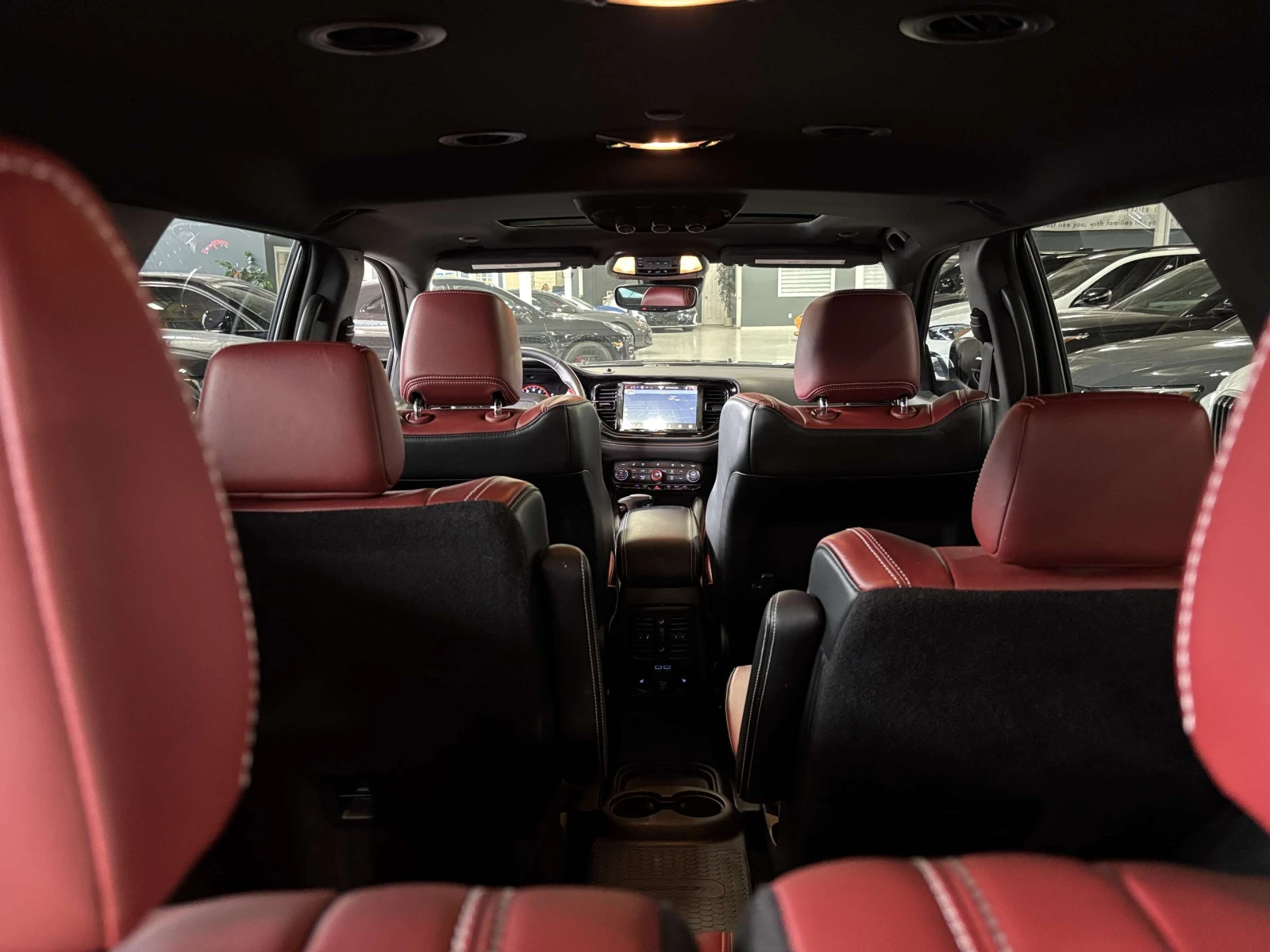 Dodge Durango SRT Hellcat / 710КС./ КОЖА / ЦЕНА ДО БГ, снимка 10 - Автомобили и джипове - 54897537