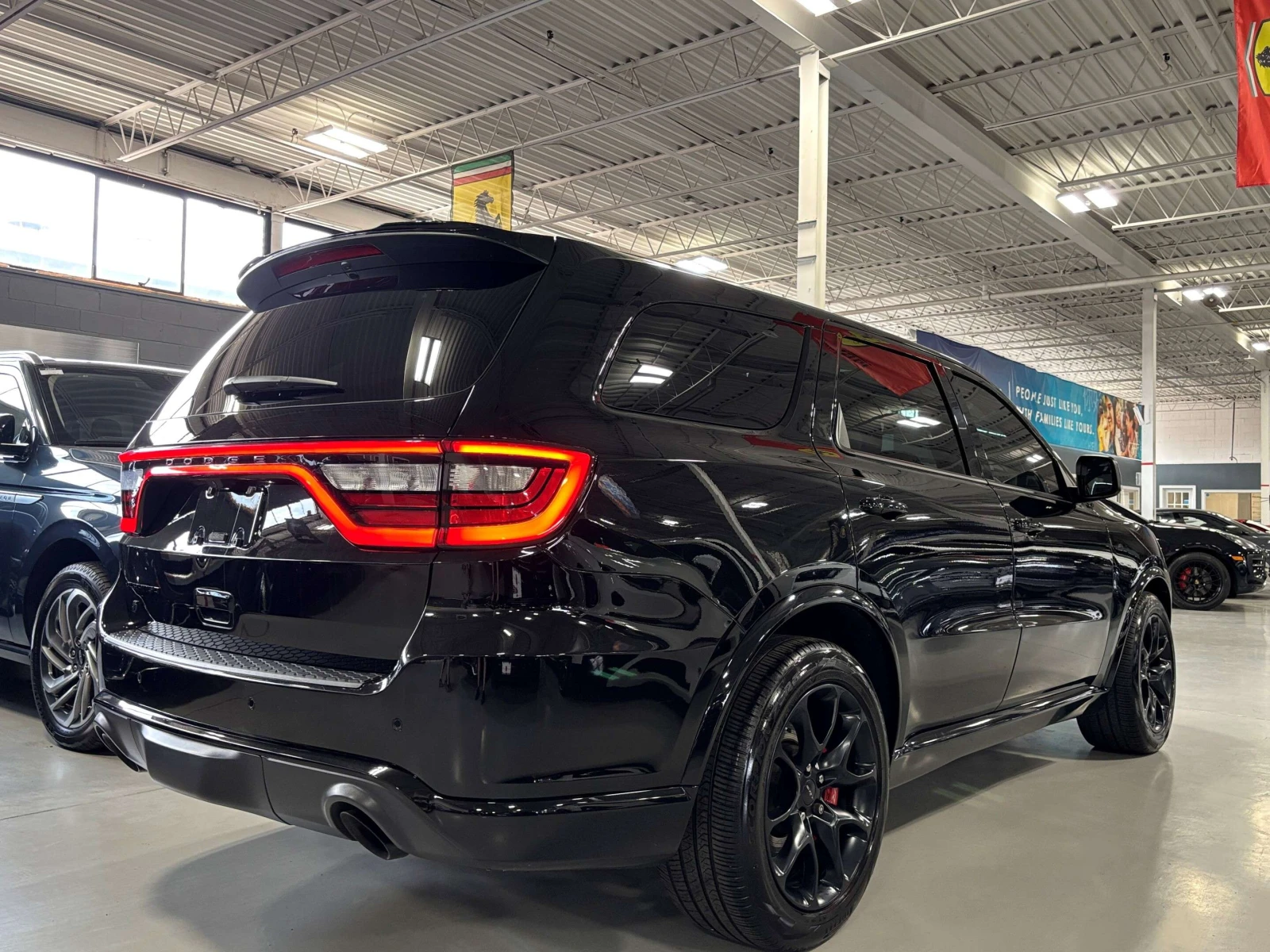 Dodge Durango SRT Hellcat / 710КС./ КОЖА / ЦЕНА ДО БГ, снимка 7 - Автомобили и джипове - 54897537
