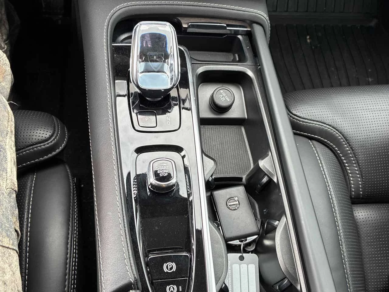 Volvo Xc90 /360/HUD/Bowers & Wilkins, снимка 15 - Автомобили и джипове - 55226238