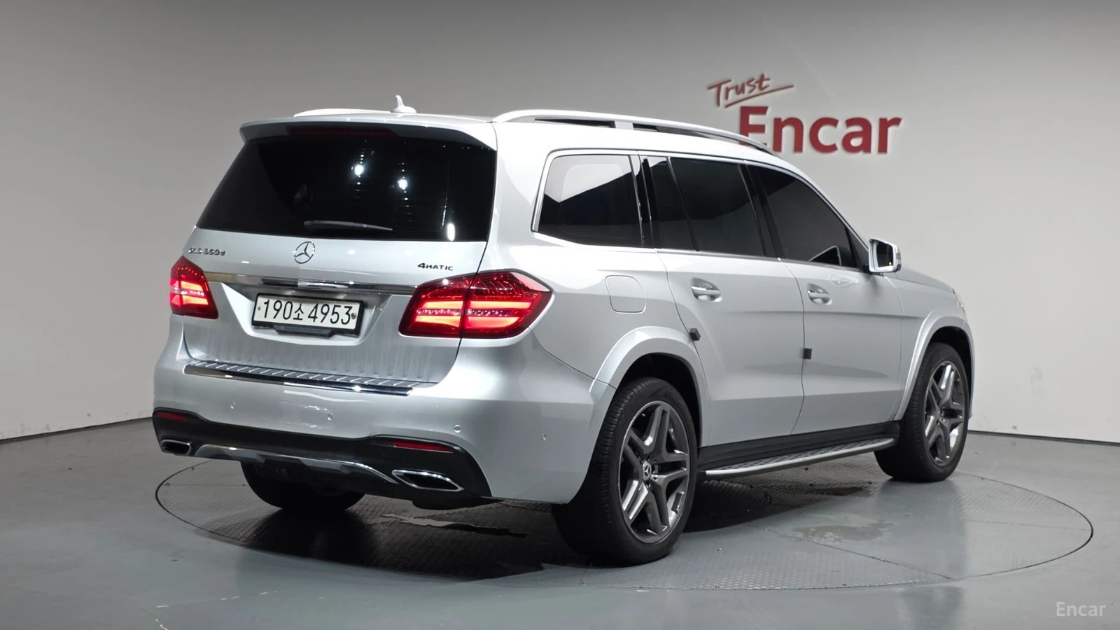 Mercedes-Benz GLS 350d 4MATIC* 360* КОЖА* ОБДУХВ* МОНИТОРИ* ПАНО, снимка 2 - Автомобили и джипове - 55579665