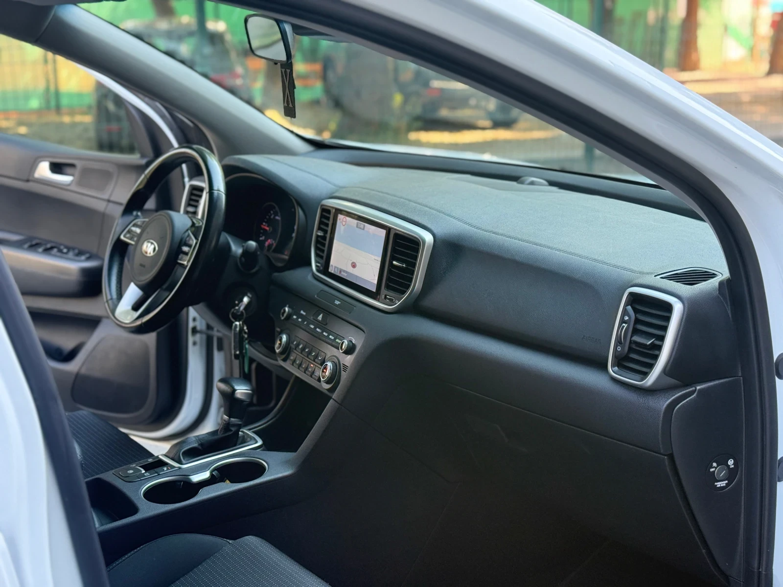 Kia Sportage Diesel-MILD HIBRYD* GT-Line* DISTRONIC+ * 142 000k, снимка 9 - Автомобили и джипове - 56170550