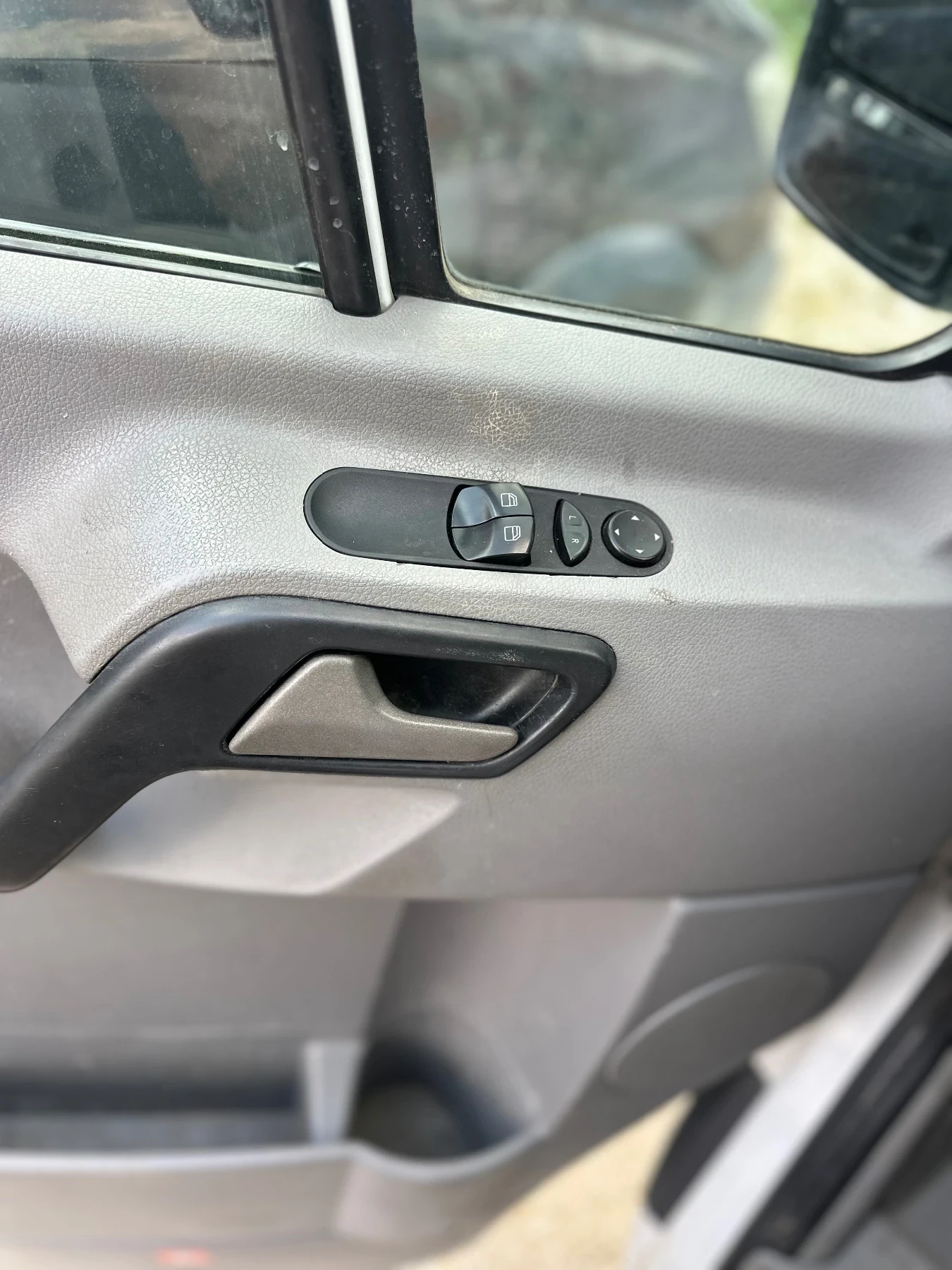 Mercedes-Benz Sprinter 319 Макси Климатик Автомат, снимка 11 - Бусове и автобуси - 55161399