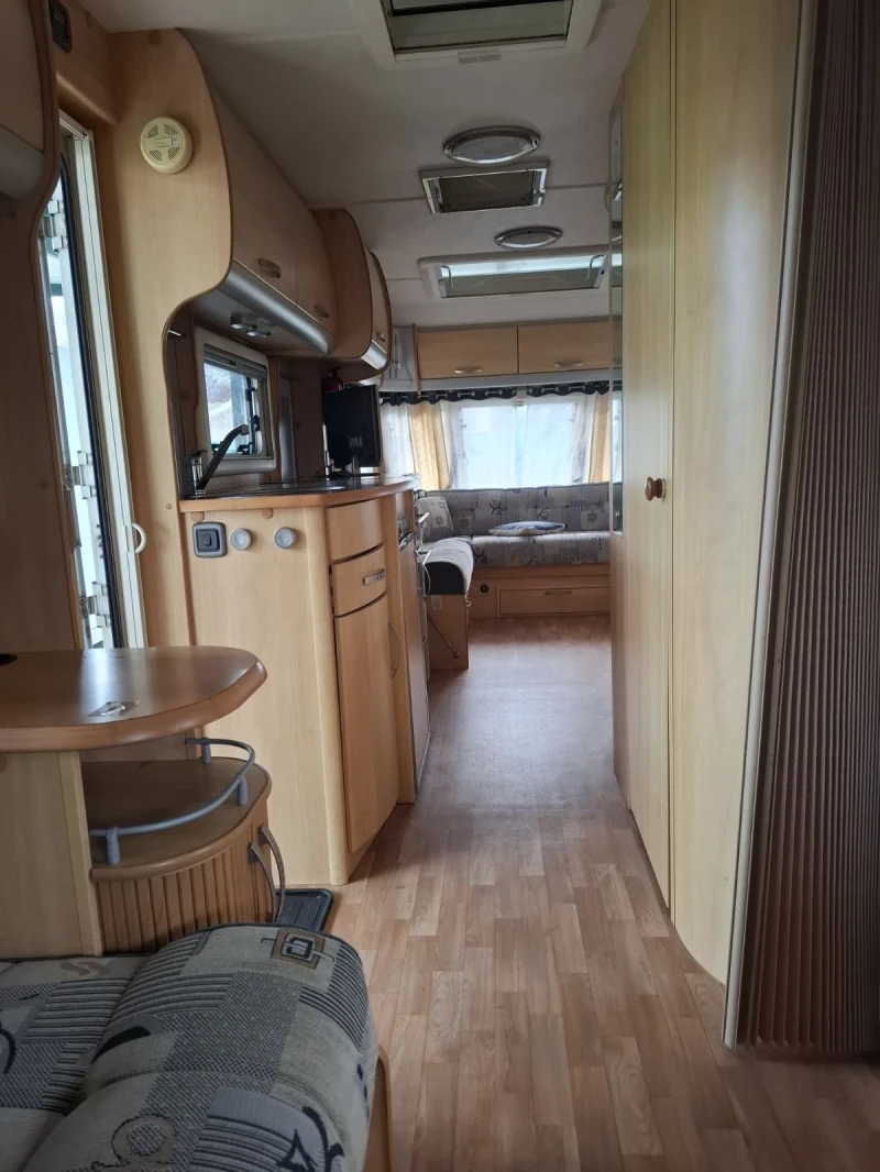 Каравана Други Sterling Elite , снимка 8 - Каравани и кемпери - 52232229