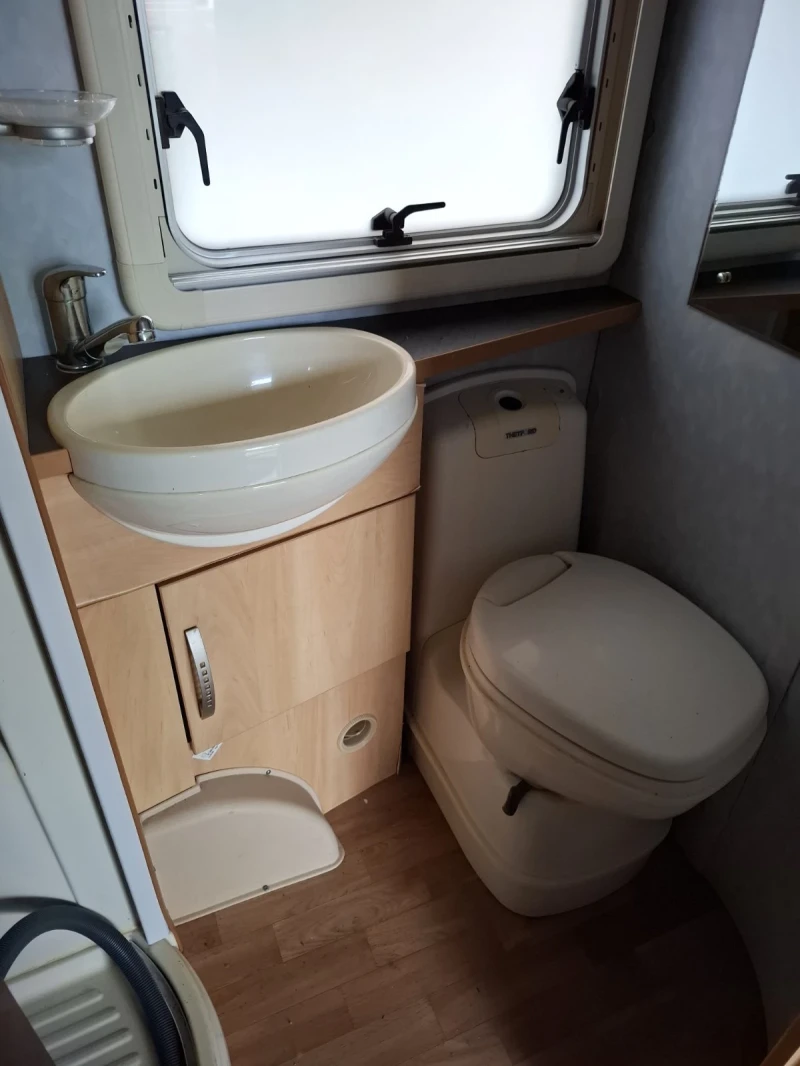 Каравана Други Sterling Elite , снимка 9 - Каравани и кемпери - 52232229