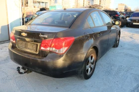 Chevrolet Cruze 1.8 НА ЧАСТИ, снимка 3