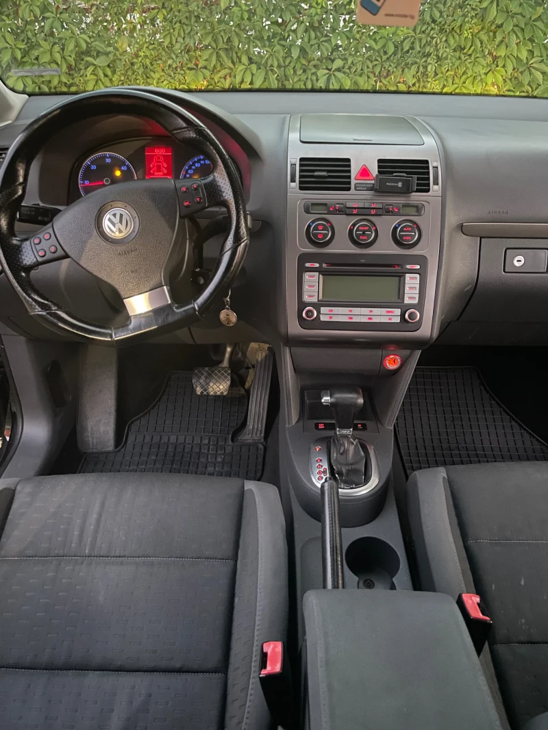 VW Touran, снимка 9 - Автомобили и джипове - 47395029