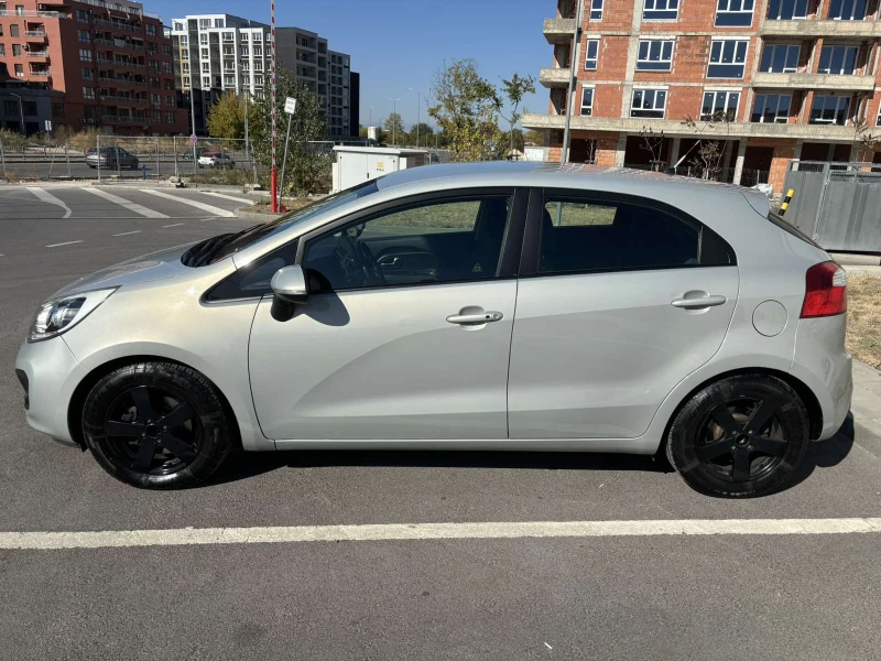 Kia Rio, снимка 2 - Автомобили и джипове - 48352375