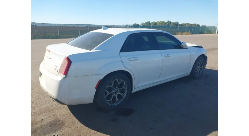 Chrysler 300c 300S* 3.6* AWD* PANO* REMOTE START* CARPLAY, снимка 6 - Автомобили и джипове - 48693947