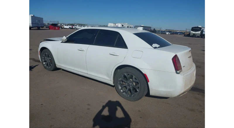 Chrysler 300c 300S* 3.6* AWD* PANO* REMOTE START* CARPLAY, снимка 4 - Автомобили и джипове - 48693947