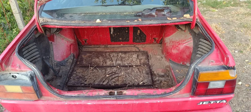 VW Jetta, снимка 4 - Автомобили и джипове - 52598904