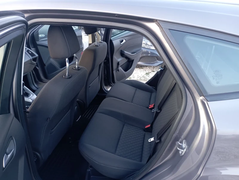 Ford Focus ST EASY 1.0i, 101кс, снимка 9 - Автомобили и джипове - 52885619