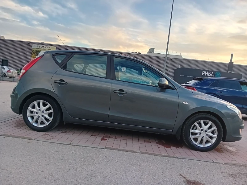 Hyundai I30 1.6i 126kc G4FC , снимка 2 - Автомобили и джипове - 52970426