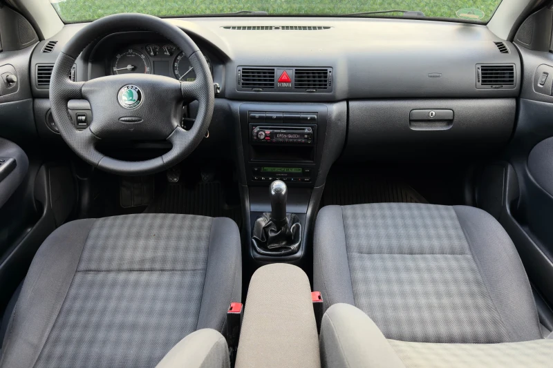 Skoda Octavia 1.9TDi FACELIFT, снимка 10 - Автомобили и джипове - 53405371