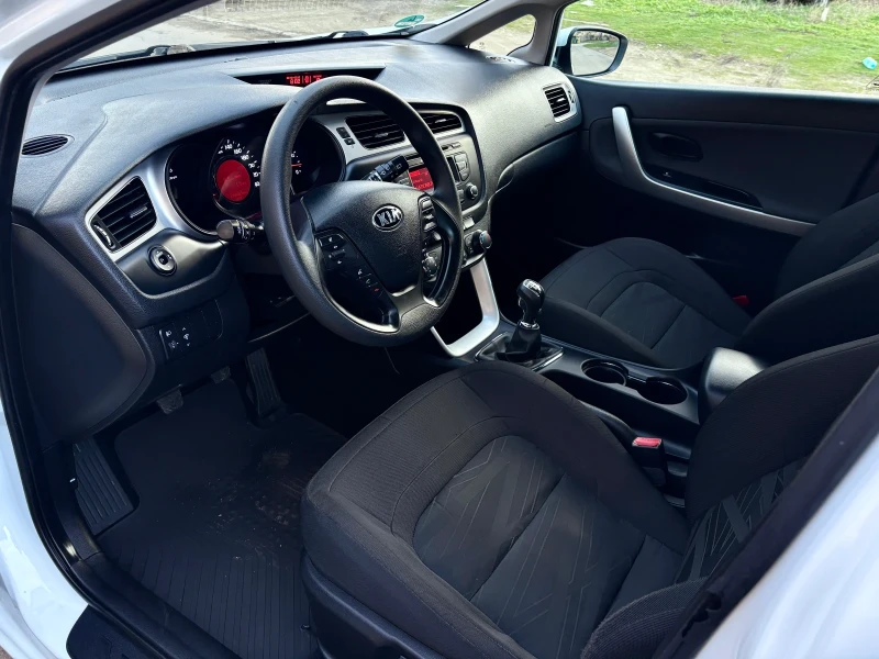 Kia Ceed 1.4CRDI 90к.с. 6скорости* 178 000км* , снимка 7 - Автомобили и джипове - 53413187