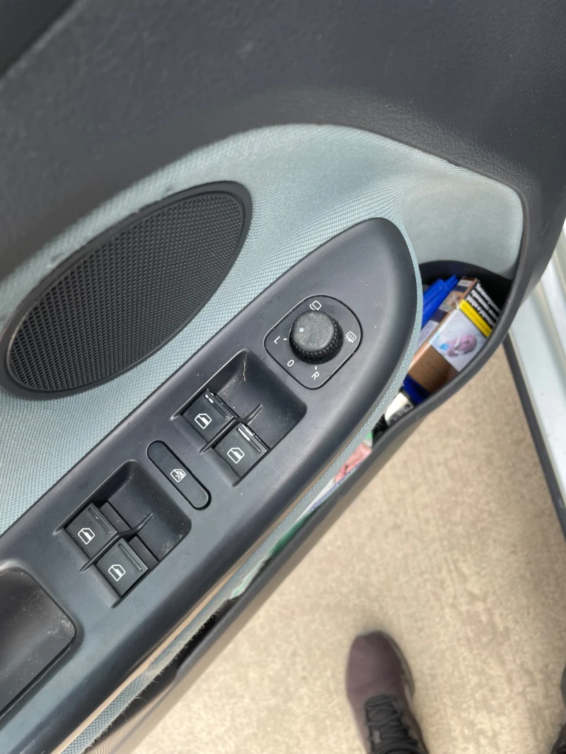 VW Golf Plus 1.9, снимка 11 - Автомобили и джипове - 53488682