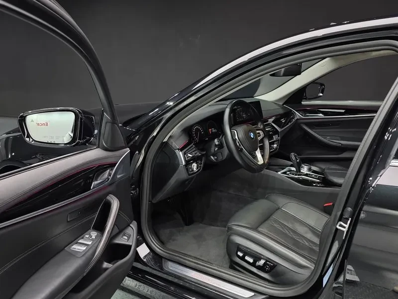 BMW 530  530I Luxury Plus G30, снимка 9 - Автомобили и джипове - 55536888