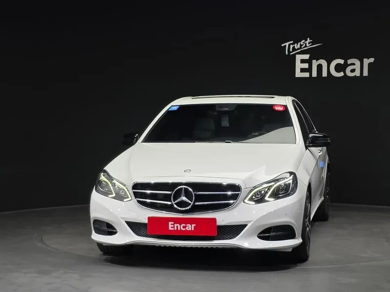 Mercedes-Benz E 220 Bluetech Avant Garde Sports - САМО 30% АВАНС, снимка 3 - Автомобили и джипове - 55800250