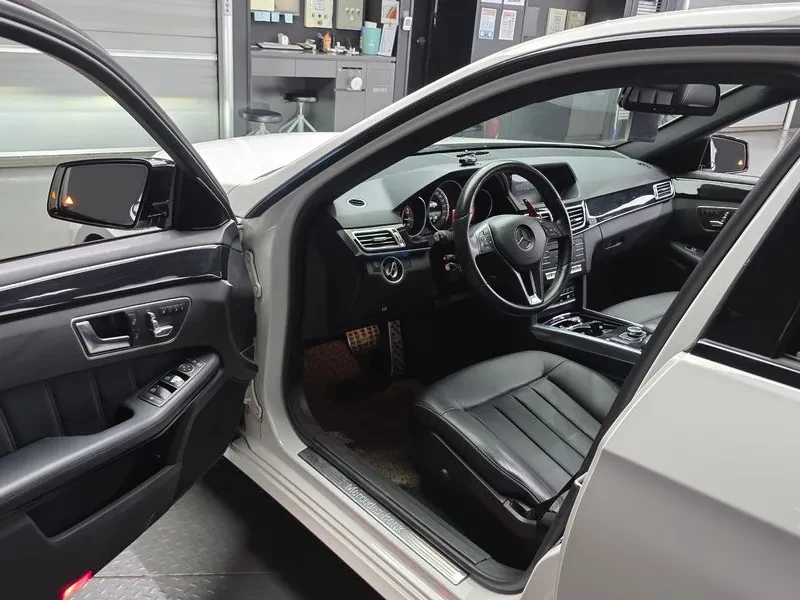 Mercedes-Benz E 220 Bluetech Avant Garde Sports - САМО 30% АВАНС, снимка 10 - Автомобили и джипове - 55800250