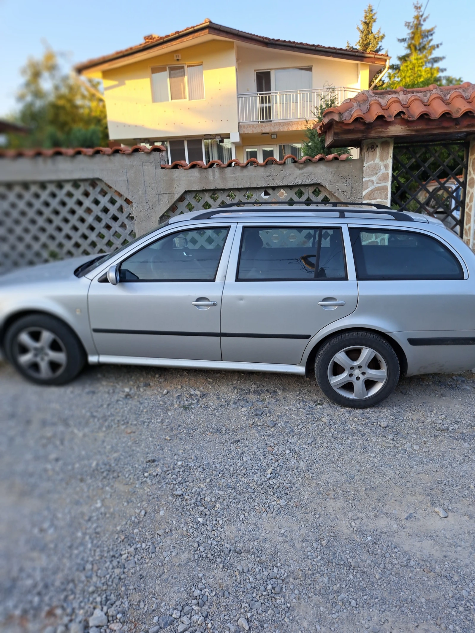 Skoda Octavia 1.6 - изображение 2