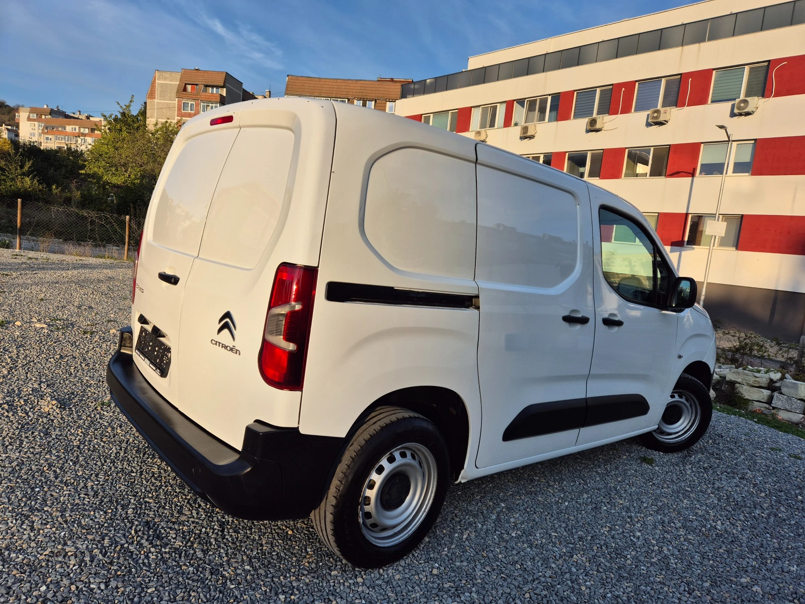 Citroen Berlingo 1.5 HDI -102 K.S. - изображение 2