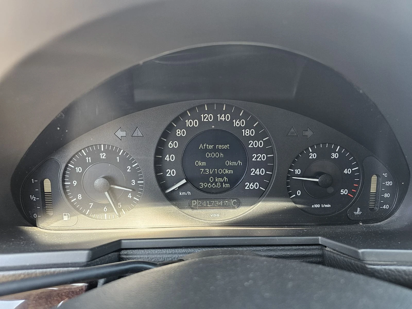 Mercedes-Benz E 270 CDI | Mobile.bg — изображение 16