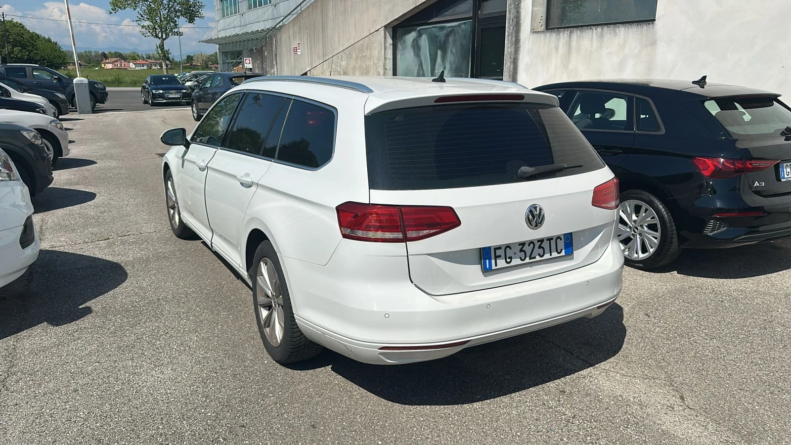 VW Passat 1.6 TDI автомат - изображение 4