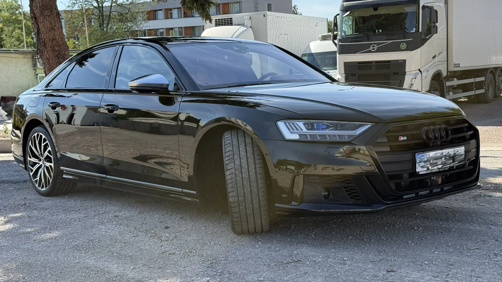 Audi S8 TFSI - изображение 2