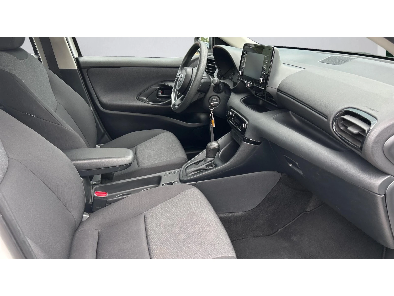 Toyota Yaris Месечна вноска от 380 лв. - изображение 6