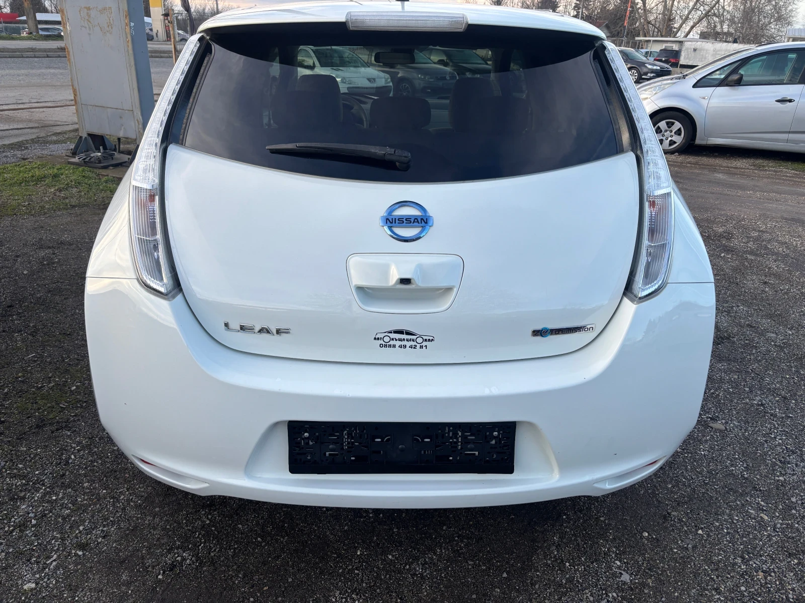 Nissan Leaf  2014+ 110кс+ 24KW-НАВИ+ КАМЕРА+ С.ИСТОРИЯ-КАТО НОВ - изображение 5