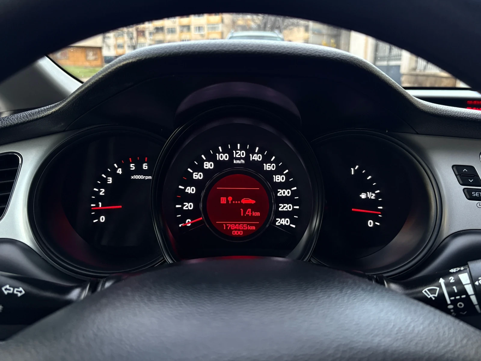 Kia Ceed 1.4CRDI 90�.�. 6��������* 178 000��*  | Mobile.bg � ����������� 11