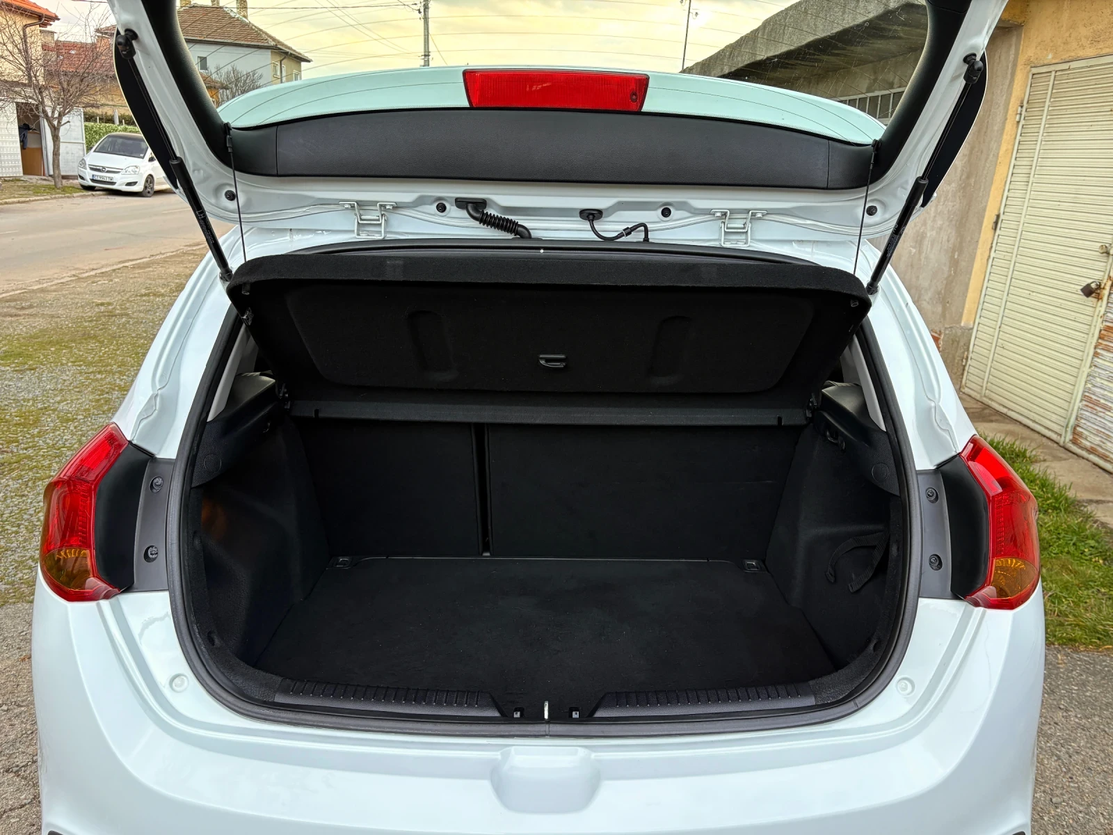 Kia Ceed 1.4CRDI 90�.�. 6��������* 178 000��*  | Mobile.bg � ����������� 14