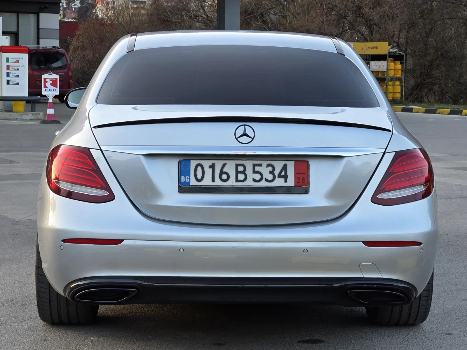 Mercedes-Benz E 220 Топ състояние продажба на лизинг, снимка 5 - Автомобили и джипове - 53817091