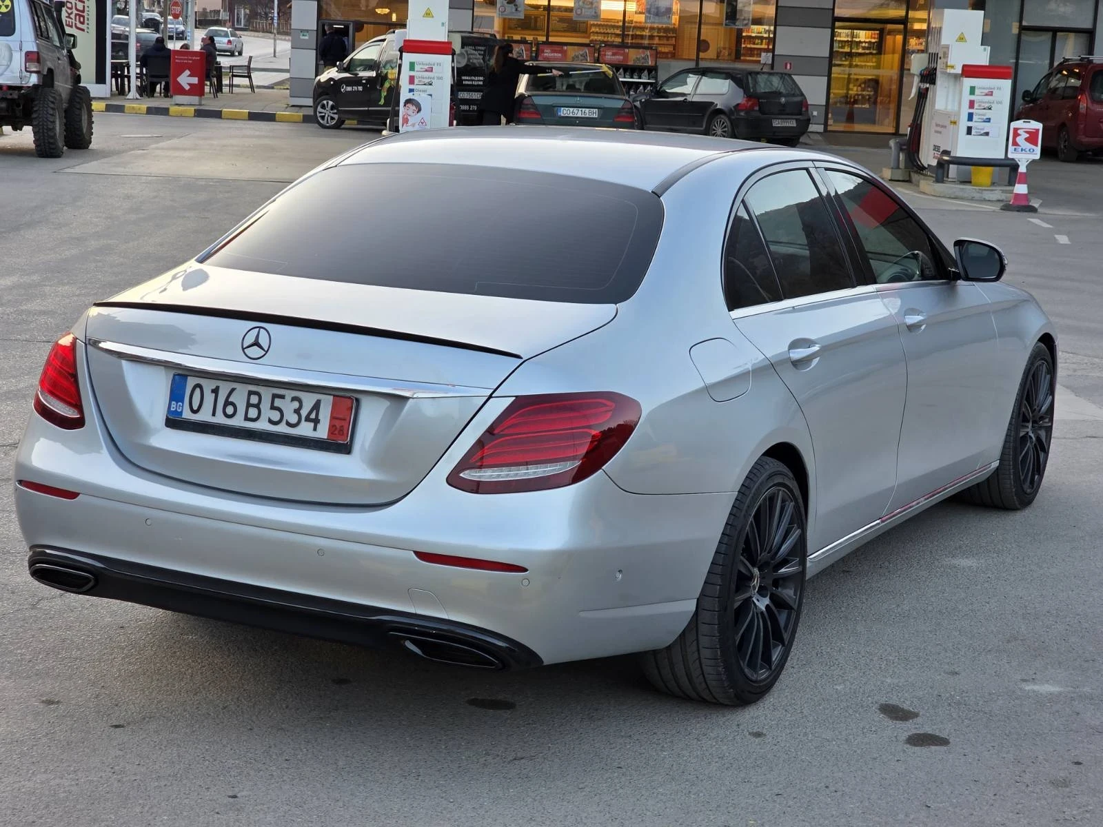 Mercedes-Benz E 220 Топ състояние продажба на лизинг, снимка 7 - Автомобили и джипове - 53817091