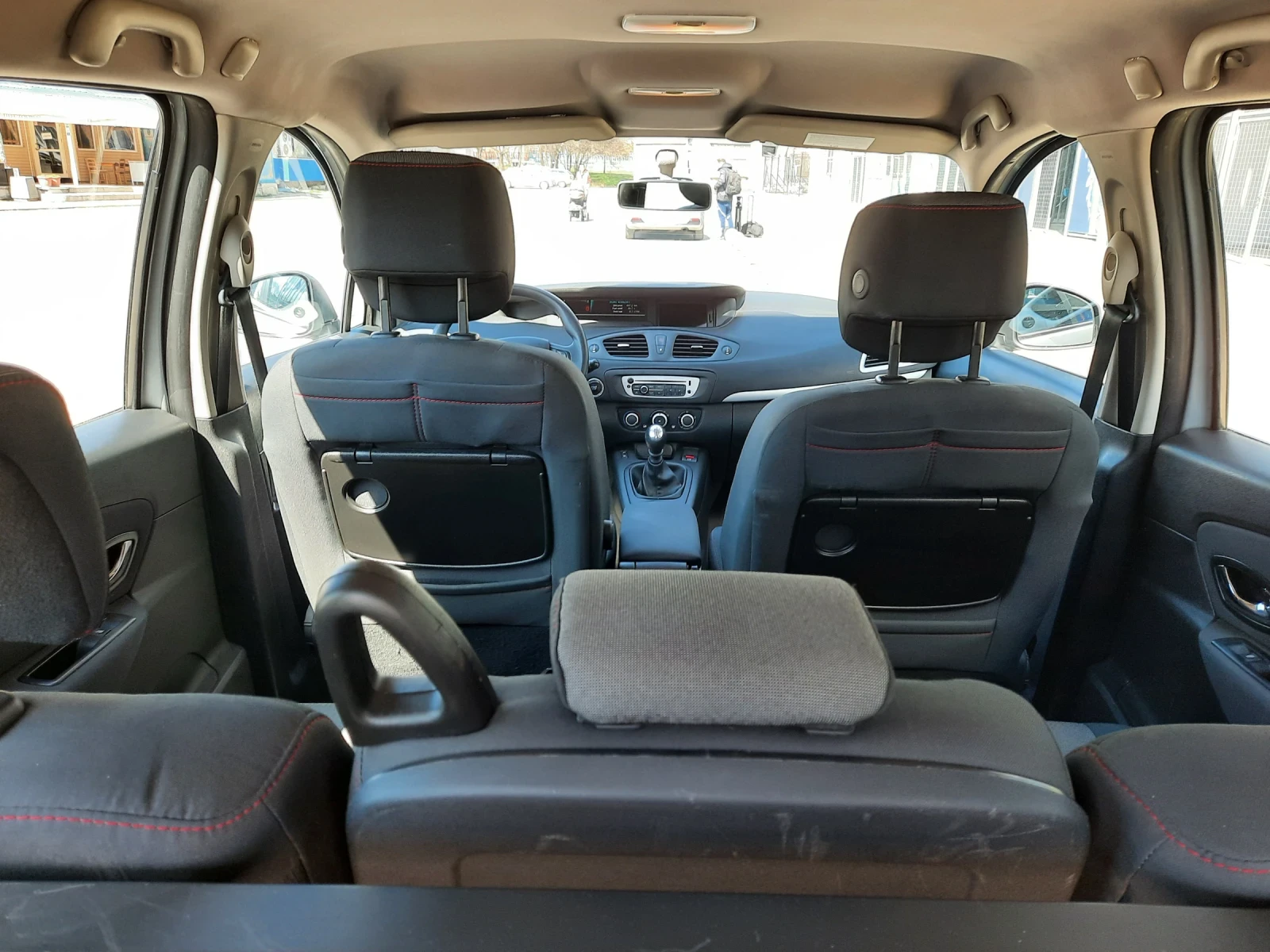 Renault Grand scenic 1.5 dci, снимка 13 - Автомобили и джипове - 53847418