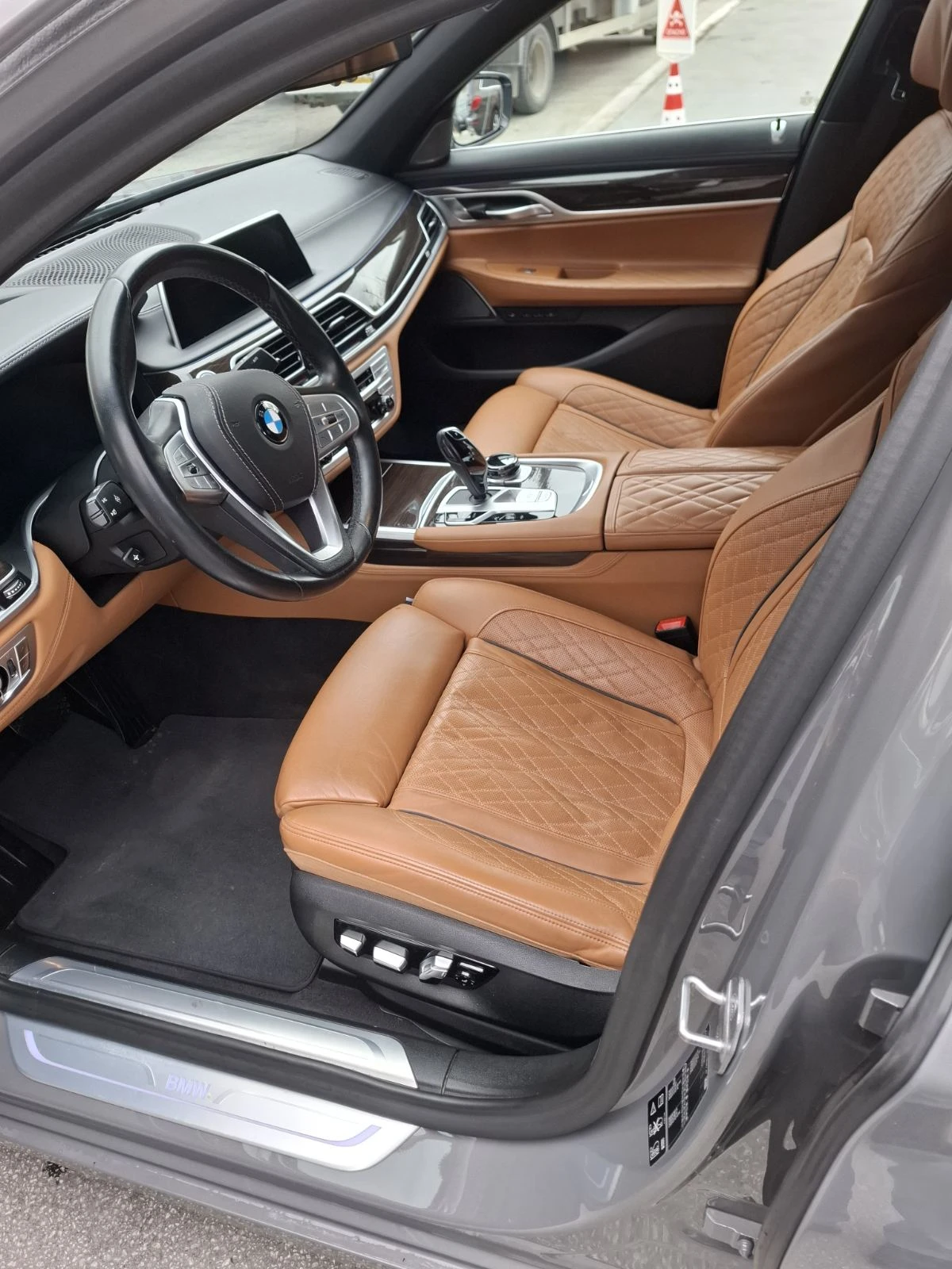 BMW 750 I X DRIVE, снимка 7 - Автомобили и джипове - 54022368