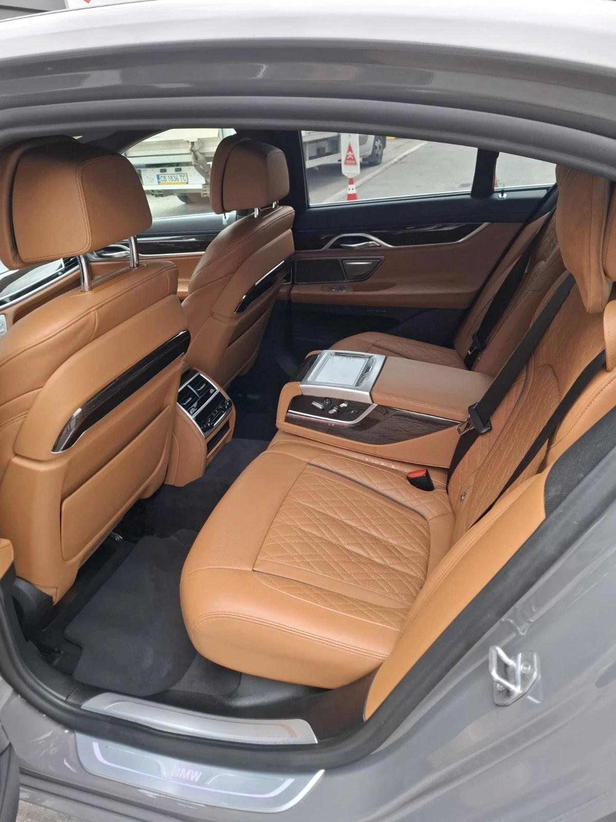 BMW 750 I X DRIVE, снимка 10 - Автомобили и джипове - 54022368