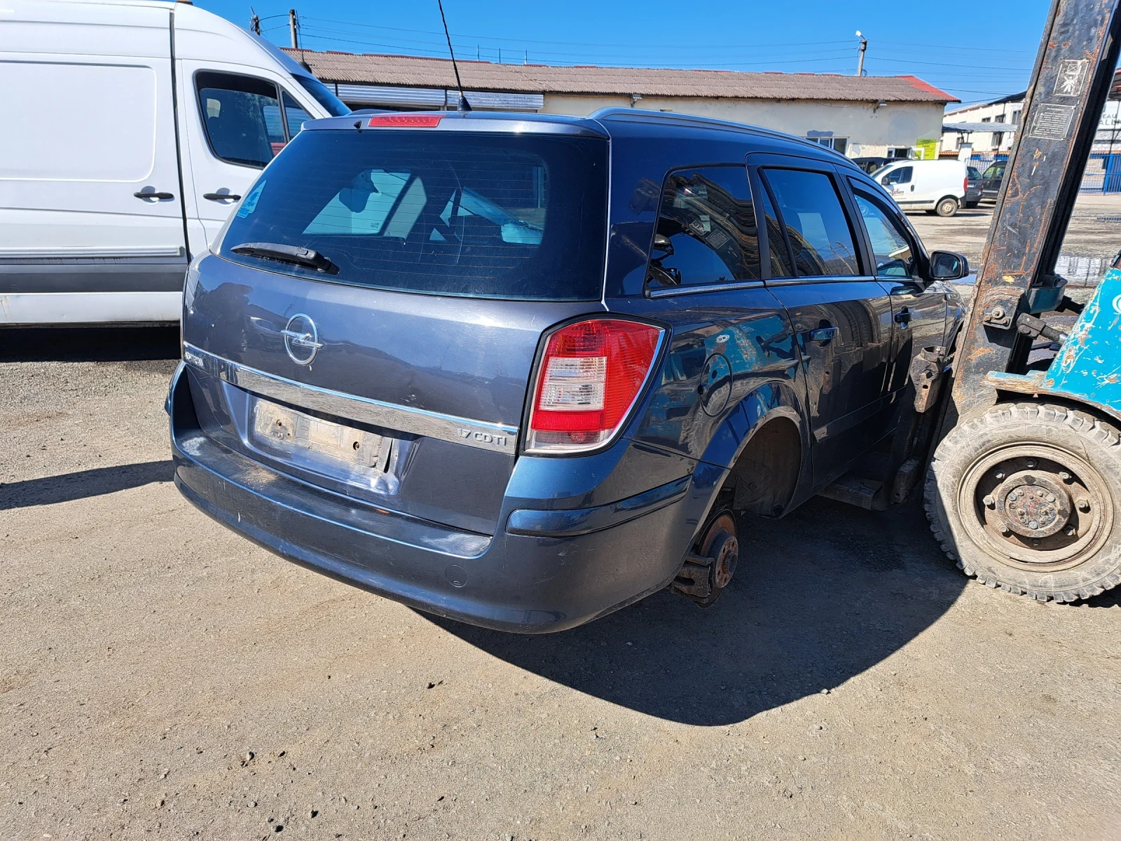 Opel Astra 1.7 cdti, снимка 4 - Автомобили и джипове - 54130451