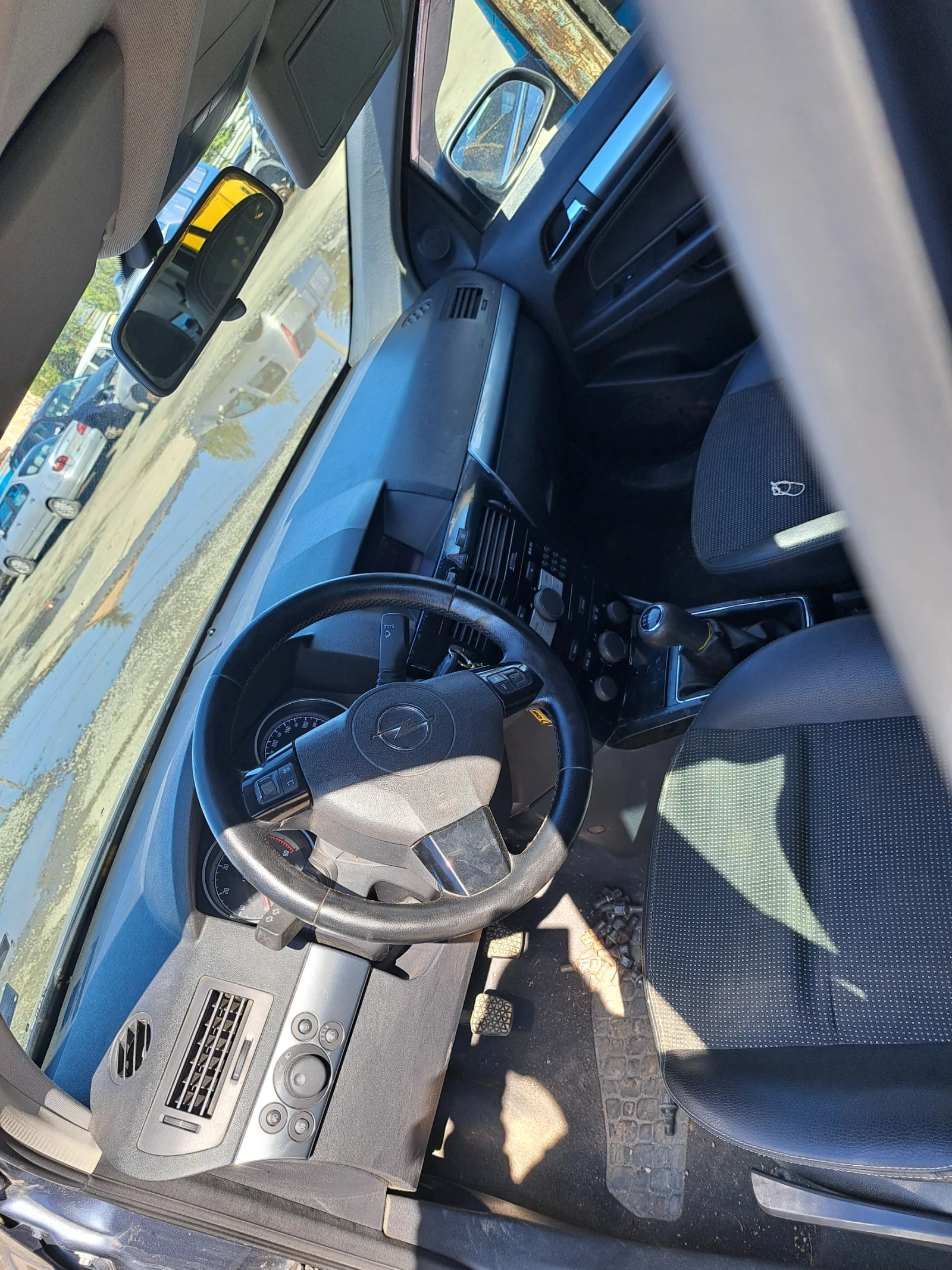 Opel Astra 1.7 cdti, снимка 6 - Автомобили и джипове - 54130451