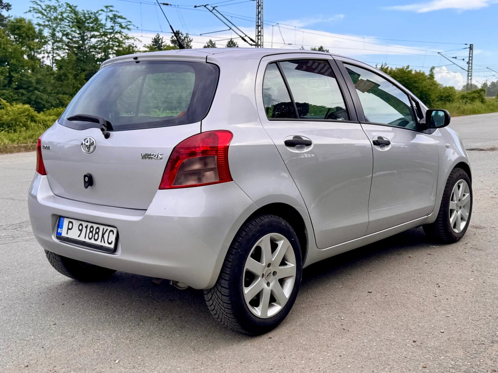 Toyota Yaris 1.0, снимка 6 - Автомобили и джипове - 54836648