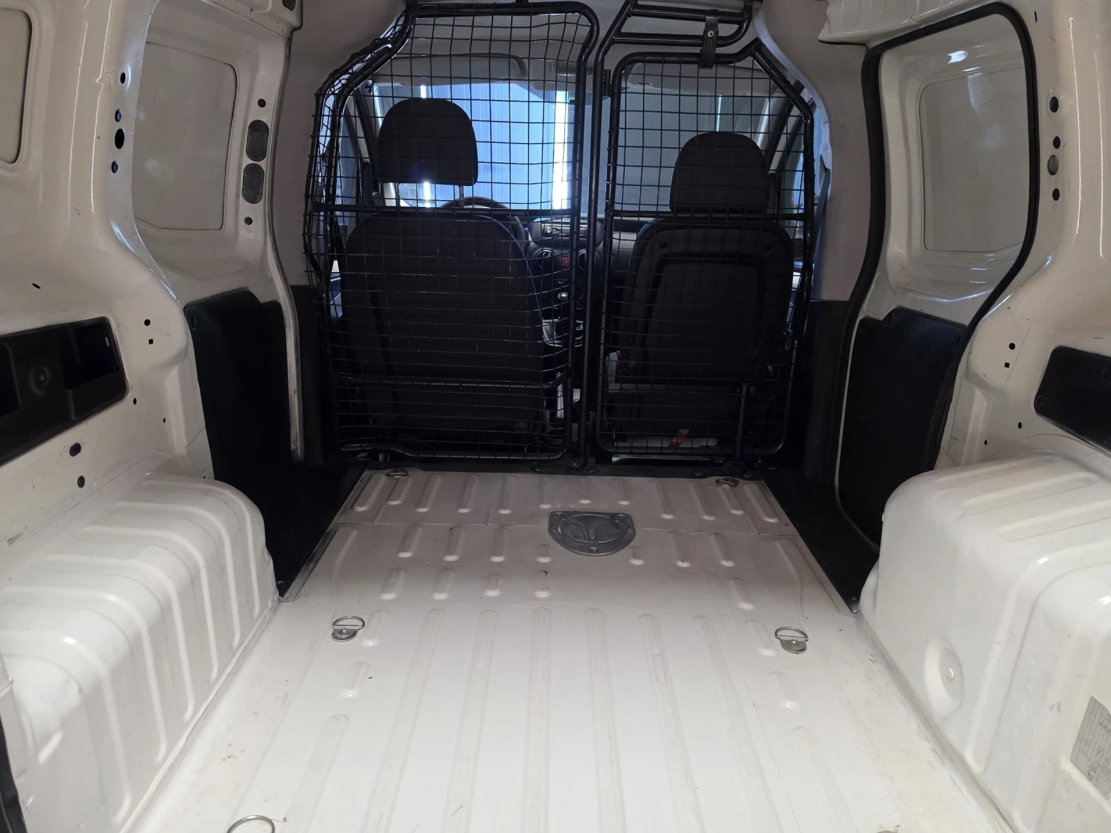 Citroen Nemo 1.3* 75кс* РЕГ* РЕАЛНИ КМ* КЛИМА* СЕРВИЗНА ИСТОРИЯ, снимка 11 - Автомобили и джипове - 55177409