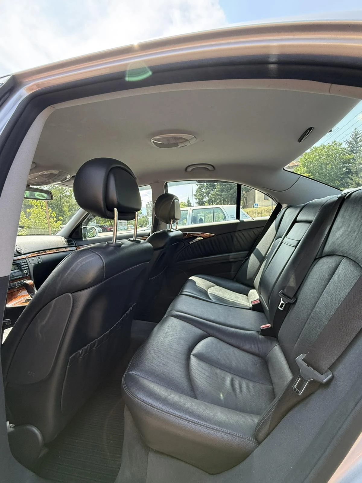 Mercedes-Benz E 320, снимка 13 - Автомобили и джипове - 55348841