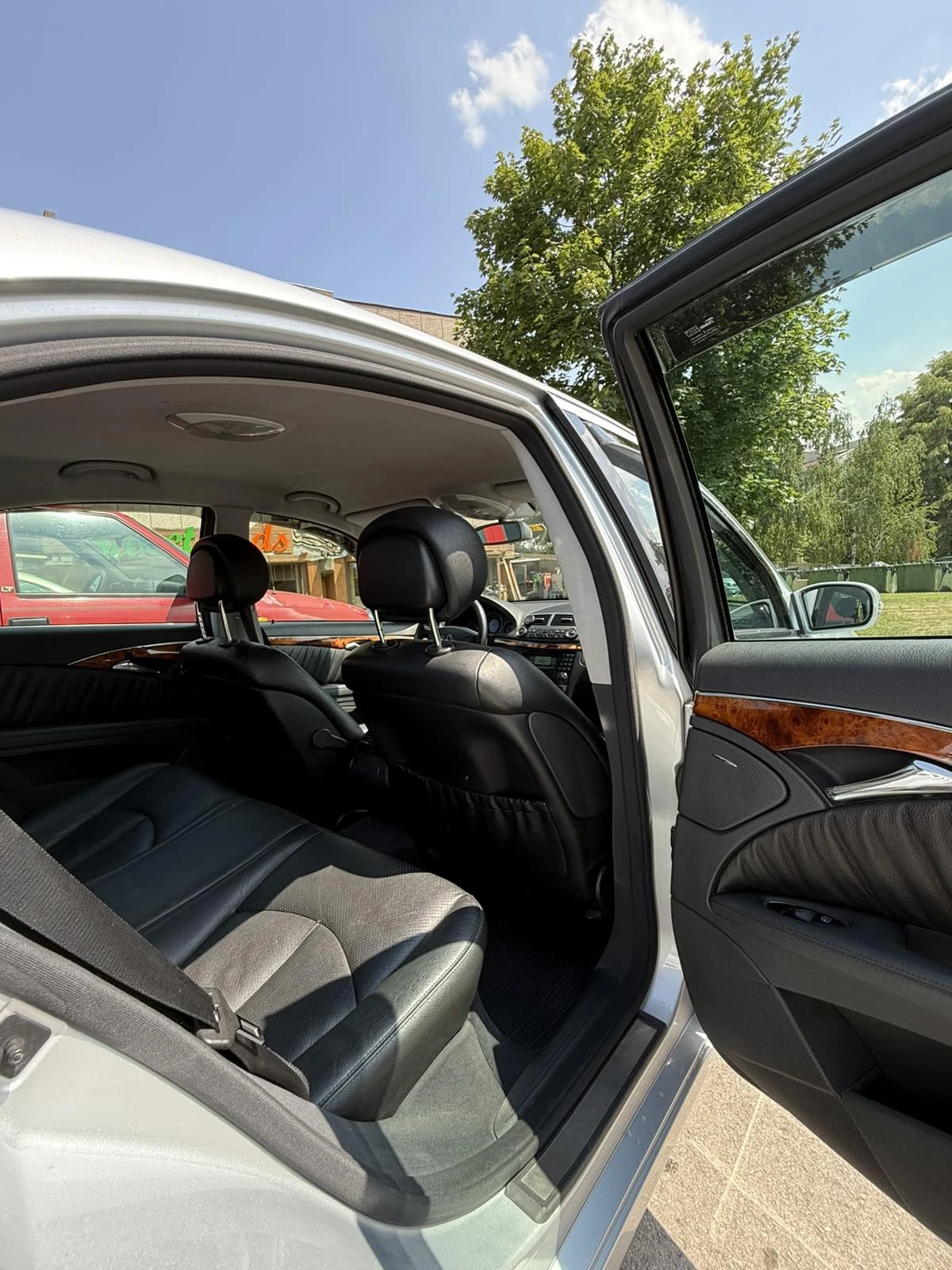 Mercedes-Benz E 320, снимка 12 - Автомобили и джипове - 55348841