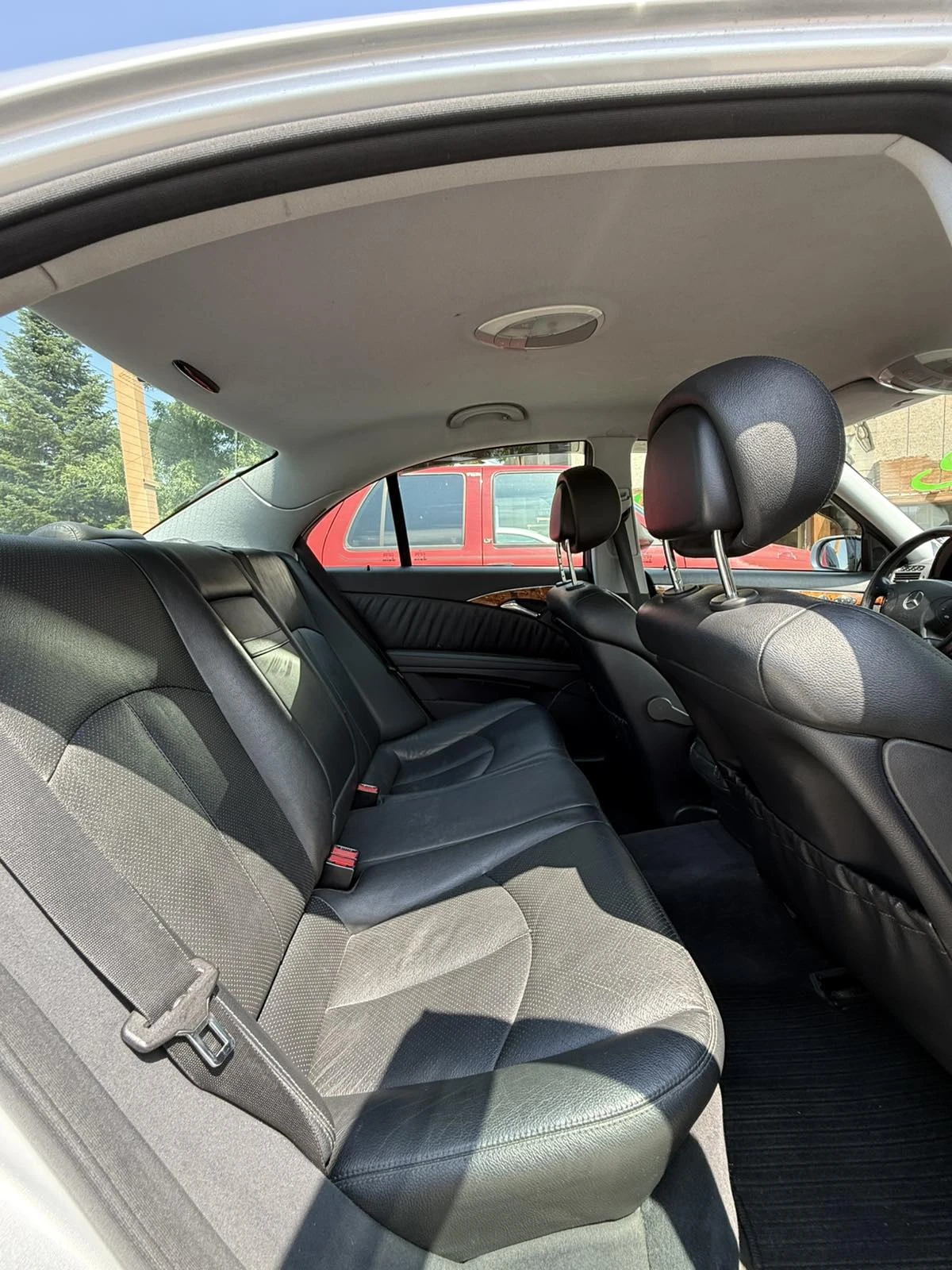 Mercedes-Benz E 320, снимка 11 - Автомобили и джипове - 55348841