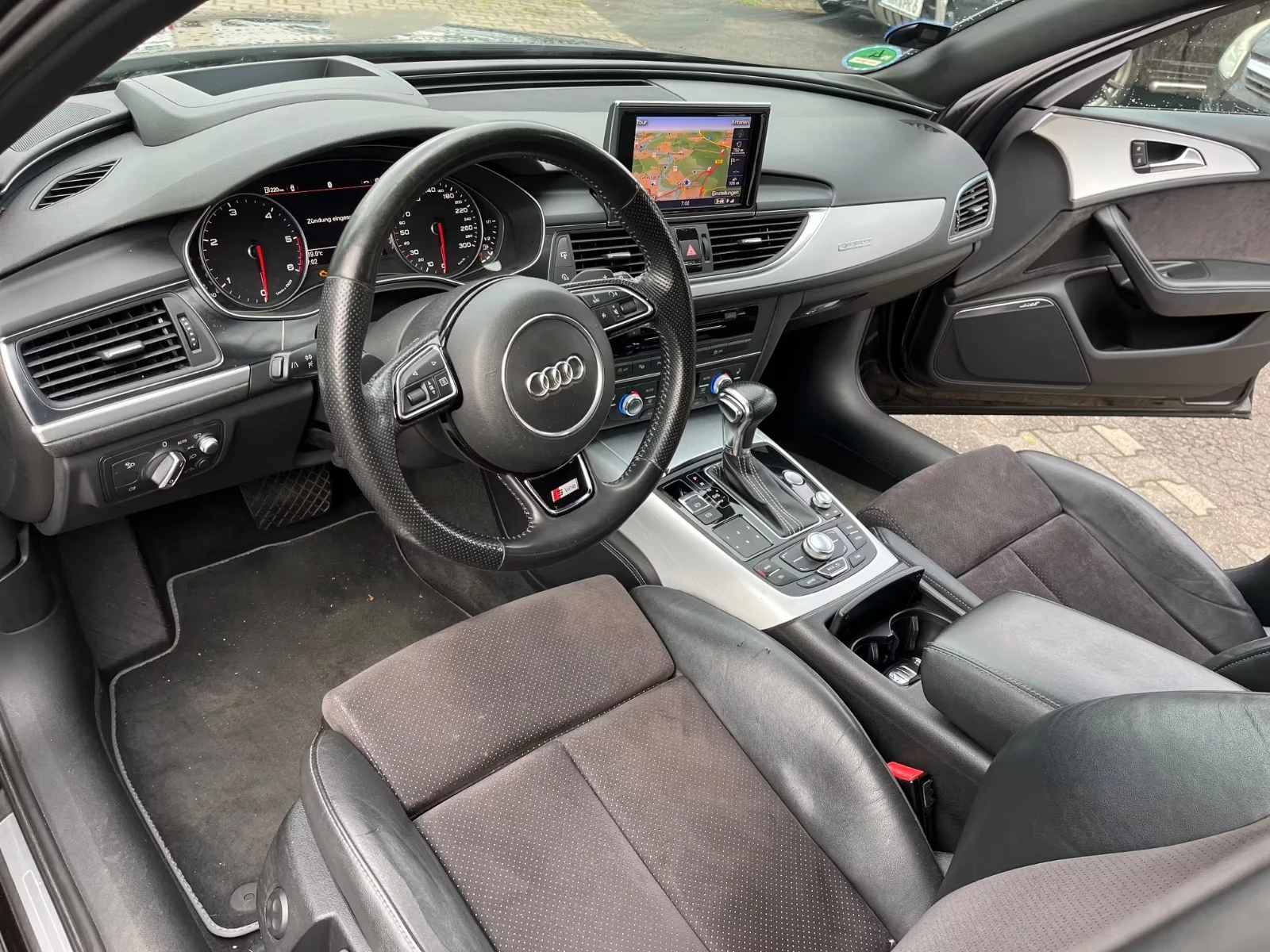 Audi A6 S-LINE/3.0 V6/245HP/BOSE/PANO/NAVI/304h, снимка 10 - Автомобили и джипове - 55365337