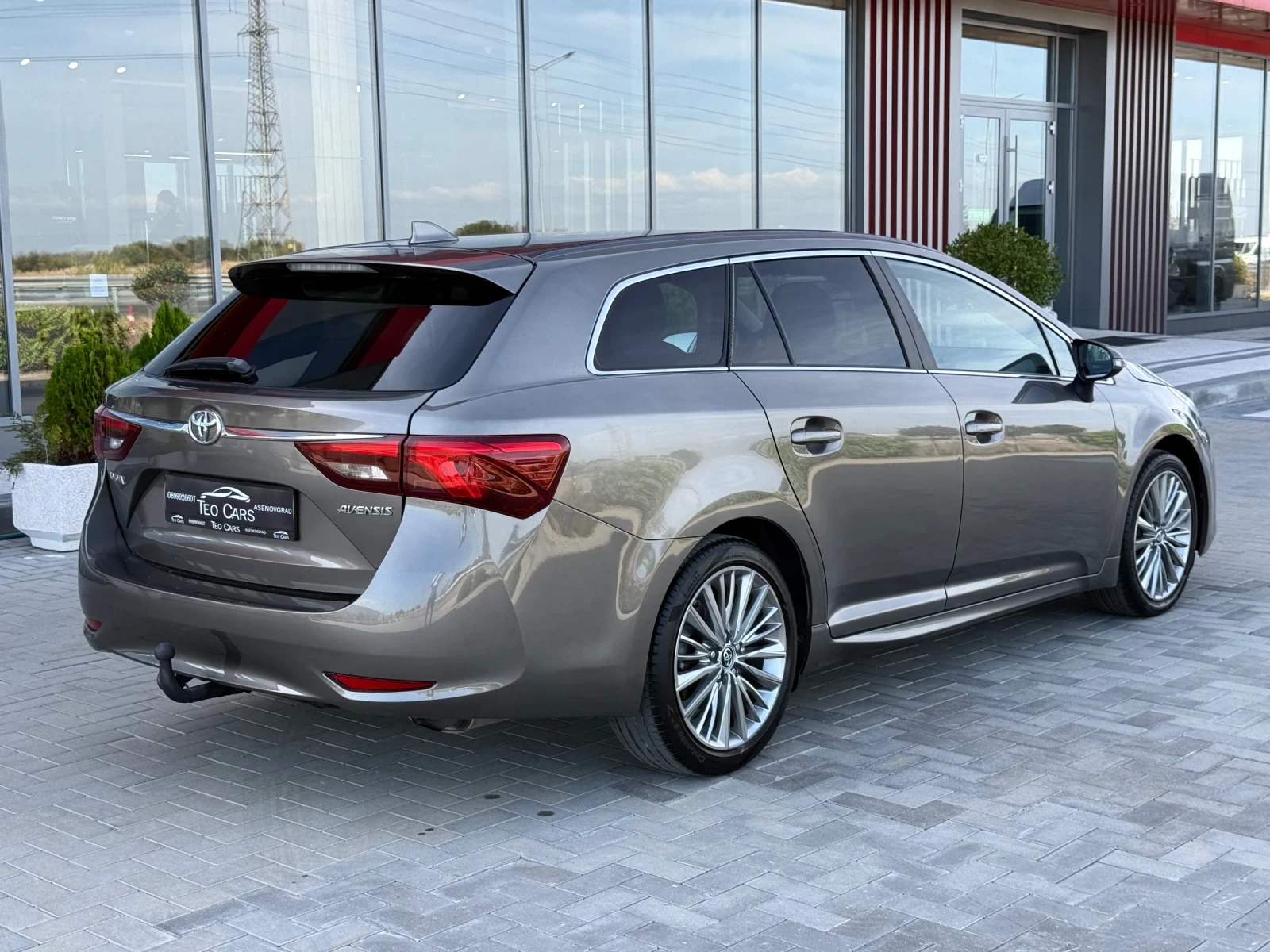 Toyota Avensis 1.8 VVT-i KEYLESS / NAVI / PODGREV / XENON | Mobile.bg � ����������� 7