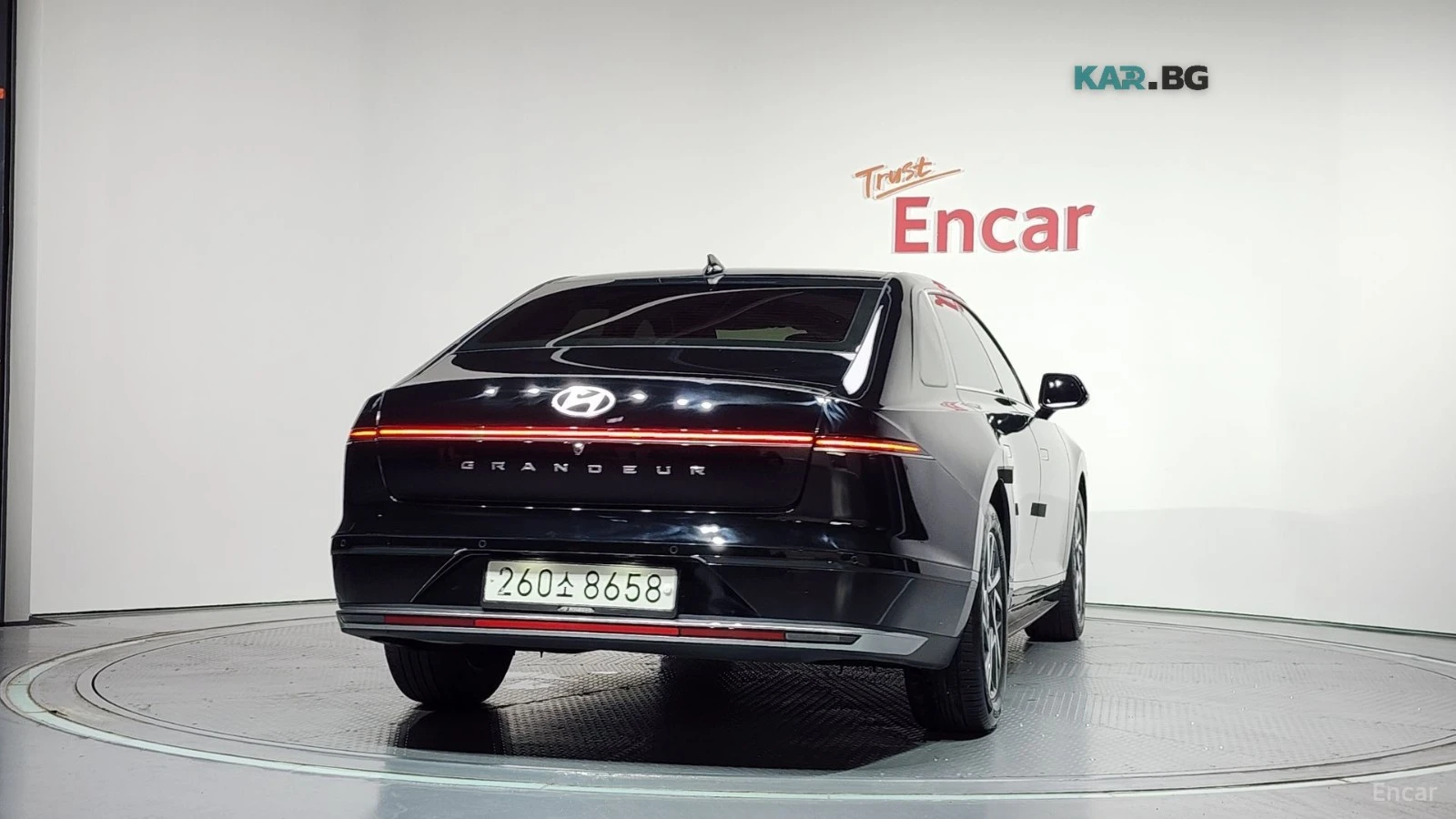 Hyundai Grandeur 2.5* PREMIUM* КОЖА* ПОДГРЕВ* ОБДУХВАНЕ* КАМЕРА* NA, снимка 4 - Автомобили и джипове - 55925333